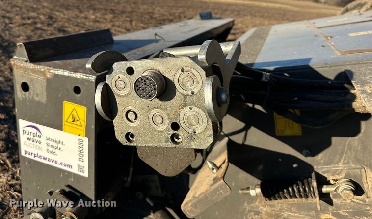 image for item DQ6330 2015 Challenger 560E RWA combine