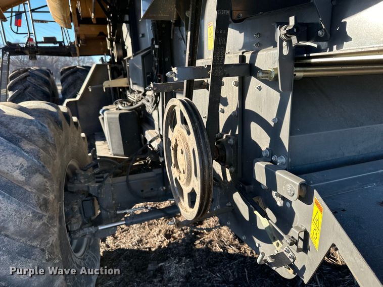 image for item DQ6330 2015 Challenger 560E RWA combine