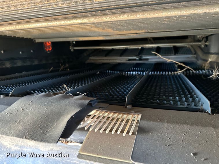 image for item DQ6330 2015 Challenger 560E RWA combine