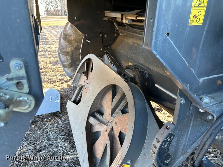 image for item DQ6330 2015 Challenger 560E RWA combine