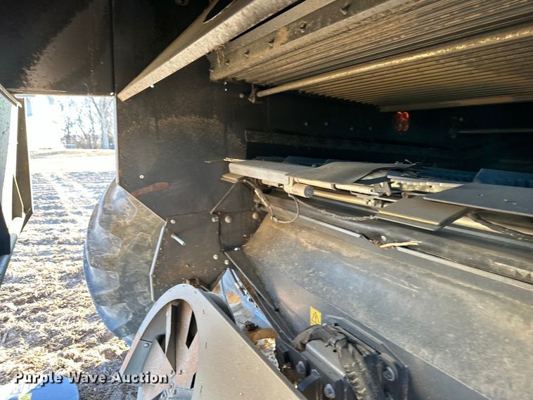 image for item DQ6330 2015 Challenger 560E RWA combine