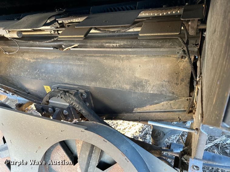 image for item DQ6330 2015 Challenger 560E RWA combine