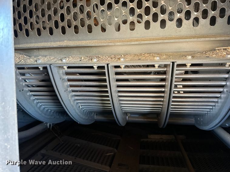 image for item DQ6330 2015 Challenger 560E RWA combine