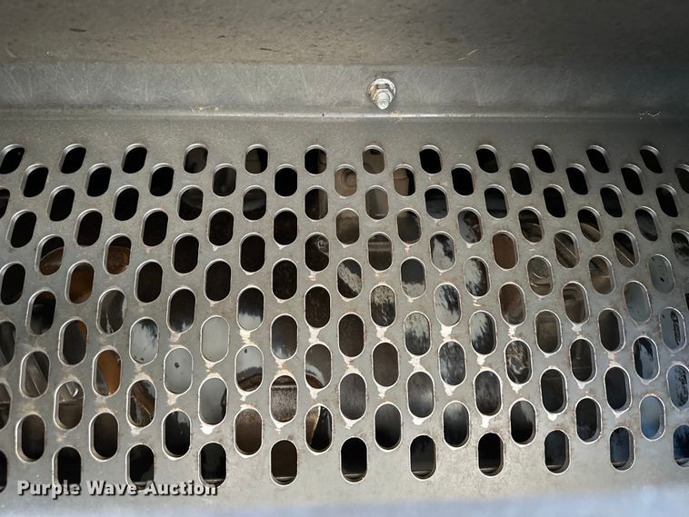 image for item DQ6330 2015 Challenger 560E RWA combine