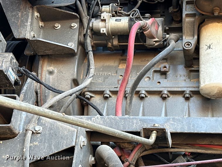 image for item DQ6330 2015 Challenger 560E RWA combine