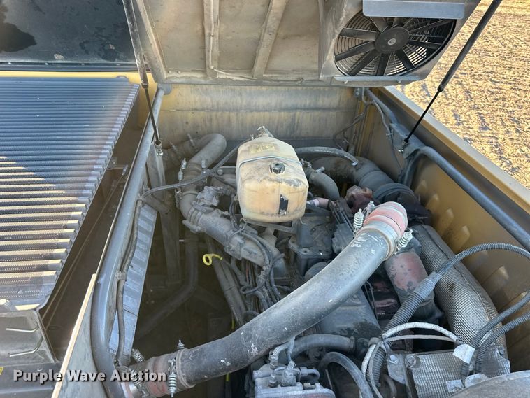 image for item DQ6330 2015 Challenger 560E RWA combine