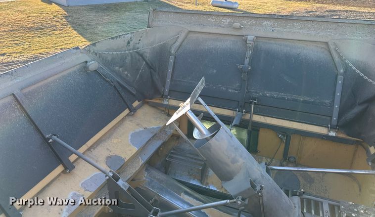 image for item DQ6330 2015 Challenger 560E RWA combine