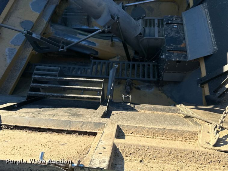 image for item DQ6330 2015 Challenger 560E RWA combine