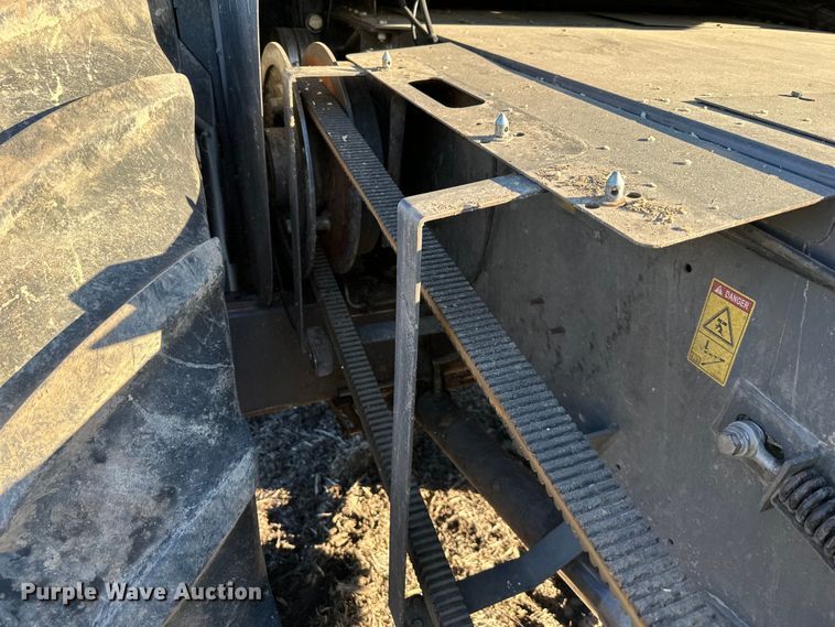 image for item DQ6330 2015 Challenger 560E RWA combine