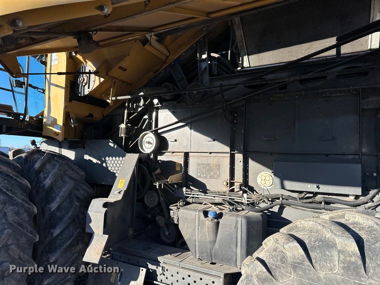 image for item DQ6330 2015 Challenger 560E RWA combine