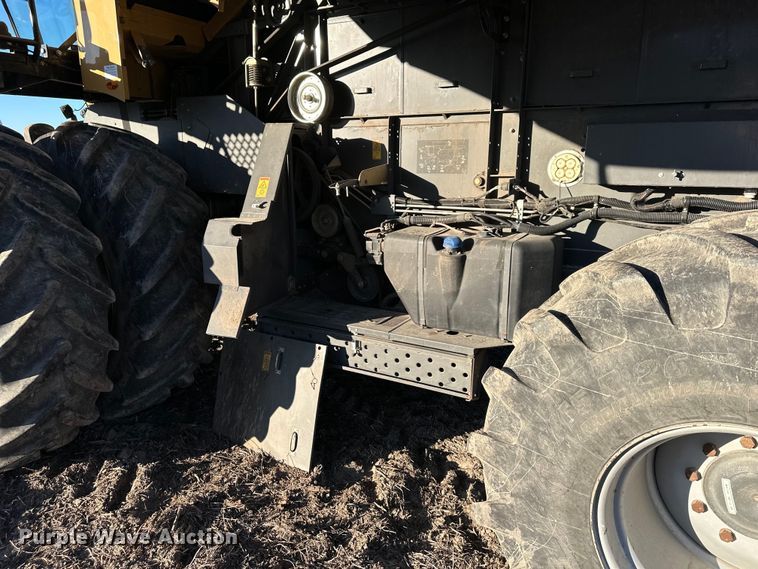 image for item DQ6330 2015 Challenger 560E RWA combine