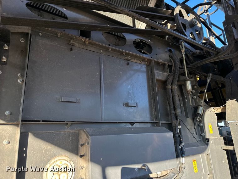 image for item DQ6330 2015 Challenger 560E RWA combine