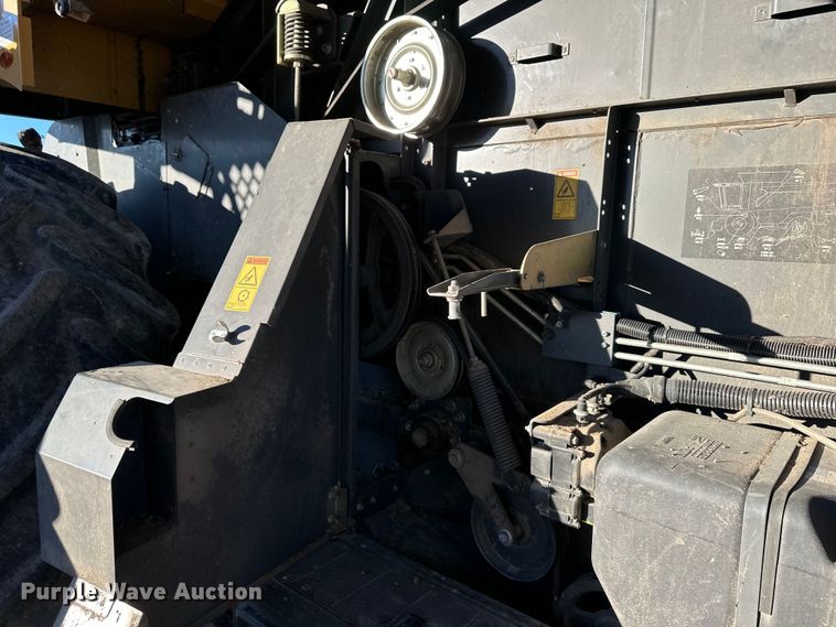 image for item DQ6330 2015 Challenger 560E RWA combine