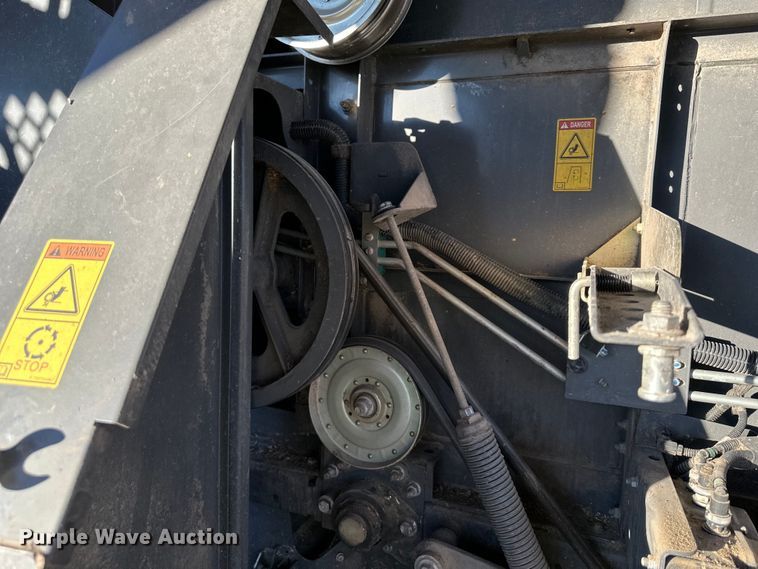 image for item DQ6330 2015 Challenger 560E RWA combine