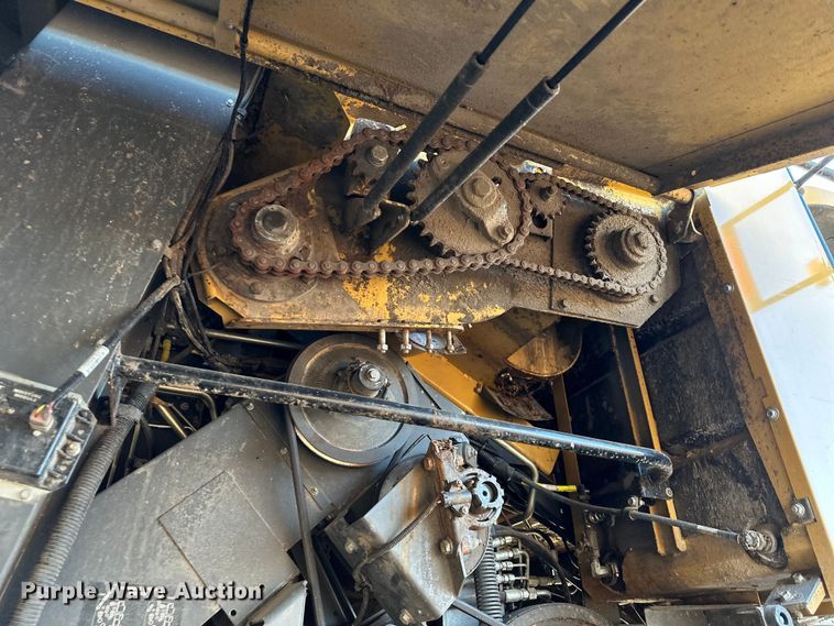 image for item DQ6330 2015 Challenger 560E RWA combine