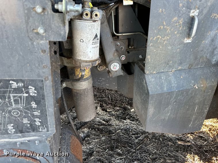 image for item DQ6330 2015 Challenger 560E RWA combine