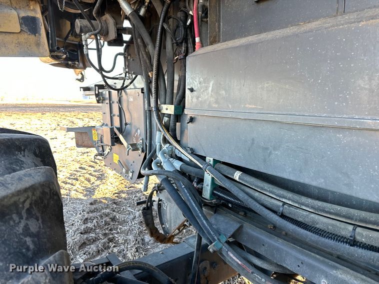 image for item DQ6330 2015 Challenger 560E RWA combine