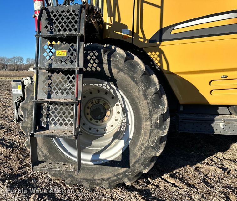 image for item DQ6330 2015 Challenger 560E RWA combine