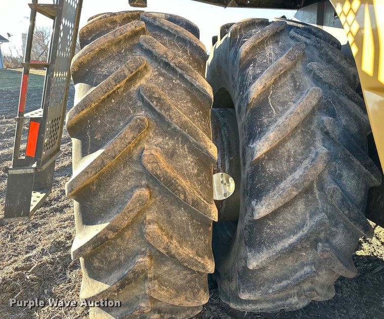 image for item DQ6330 2015 Challenger 560E RWA combine