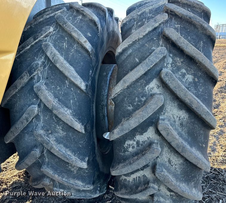 image for item DQ6330 2015 Challenger 560E RWA combine