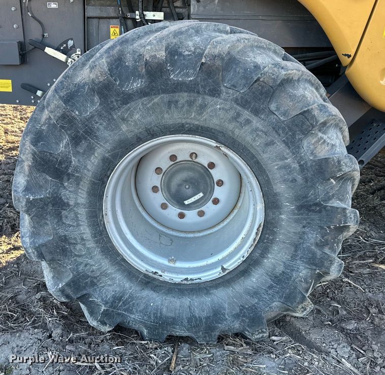 image for item DQ6330 2015 Challenger 560E RWA combine