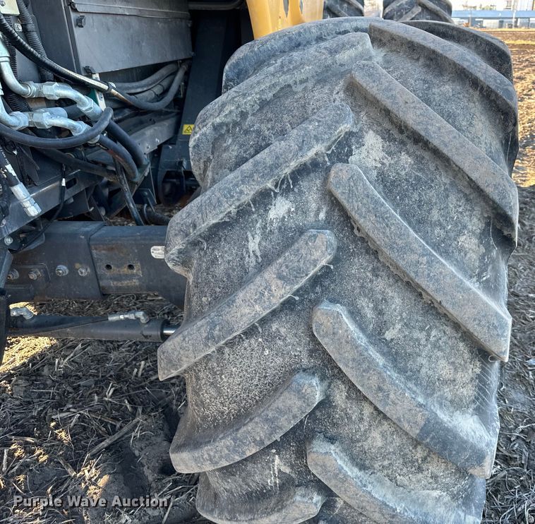 image for item DQ6330 2015 Challenger 560E RWA combine