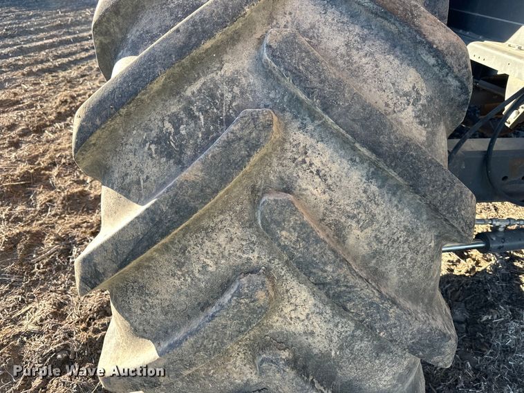 image for item DQ6330 2015 Challenger 560E RWA combine