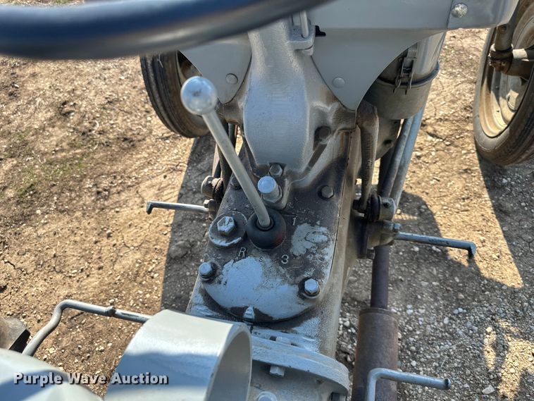 image for item DQ6353 1946 Ford 2N tractor