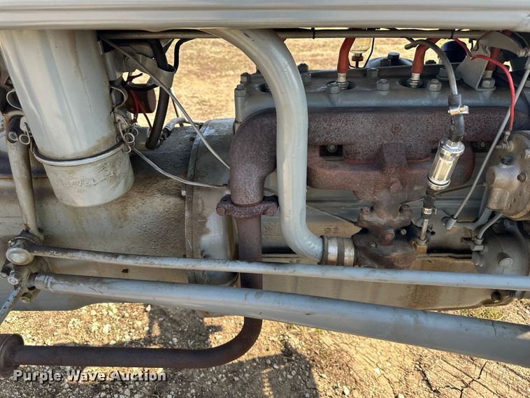 image for item DQ6353 1946 Ford 2N tractor