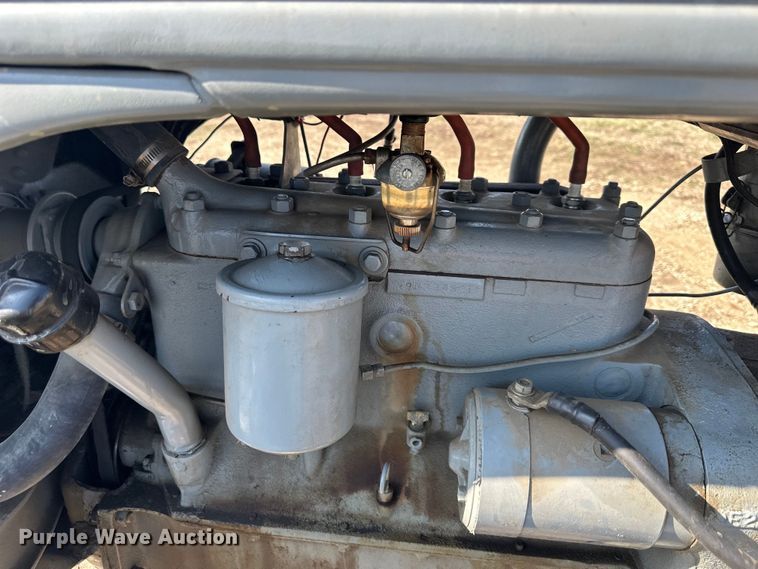 image for item DQ6353 1946 Ford 2N tractor