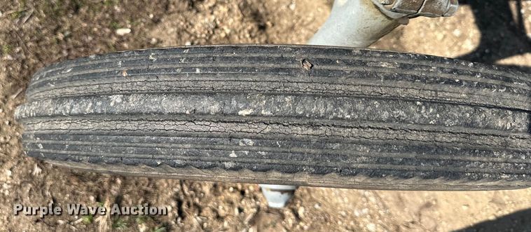 image for item DQ6353 1946 Ford 2N tractor