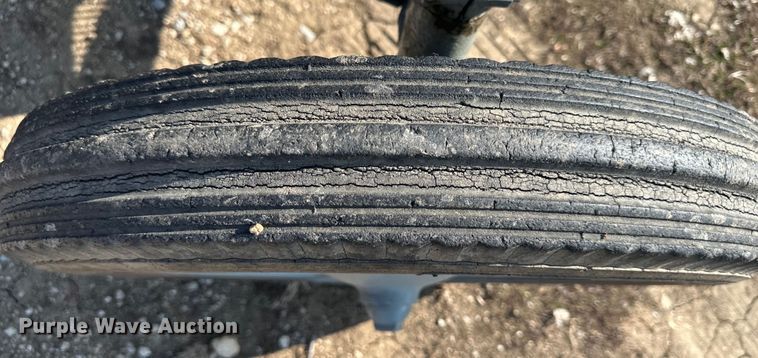 image for item DQ6353 1946 Ford 2N tractor