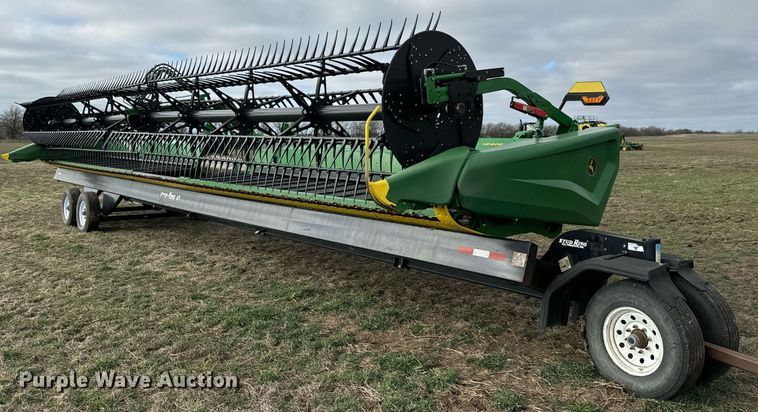 image for item DQ6718 2021 John Deere HD40R flex draper head