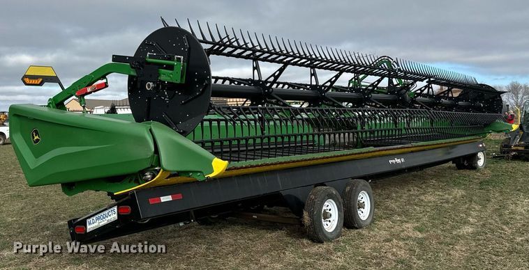 image for item DQ6718 2021 John Deere HD40R flex draper head