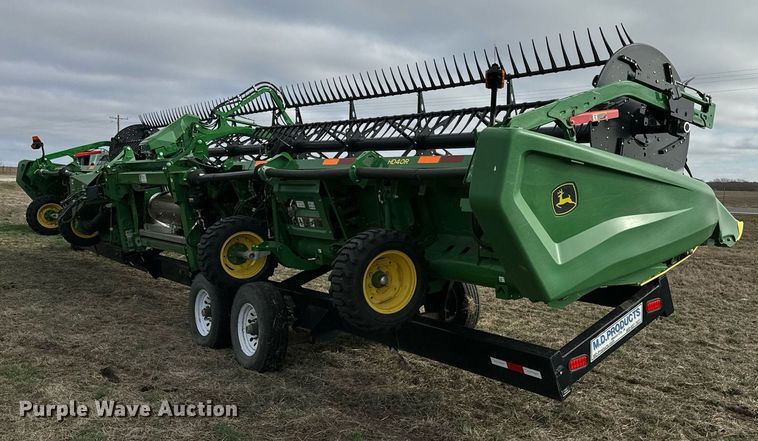 image for item DQ6718 2021 John Deere HD40R flex draper head