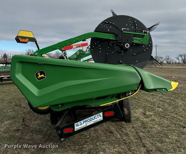 image for item DQ6718 2021 John Deere HD40R flex draper head