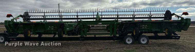 image for item DQ6718 2021 John Deere HD40R flex draper head