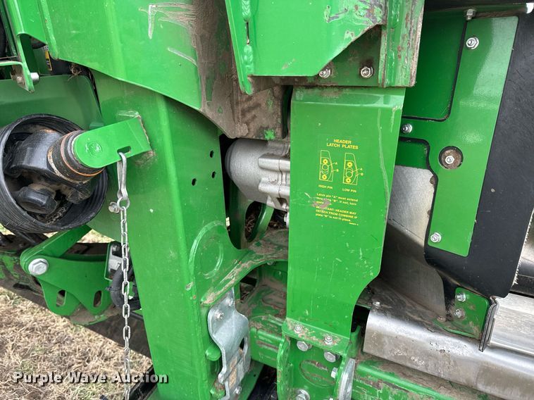 image for item DQ6718 2021 John Deere HD40R flex draper head