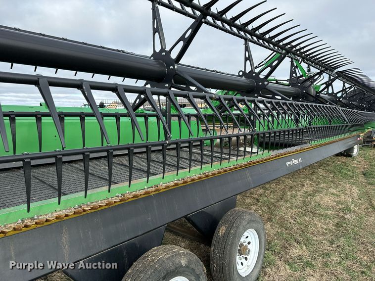 image for item DQ6718 2021 John Deere HD40R flex draper head