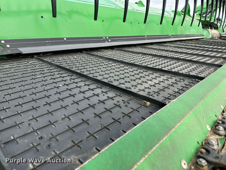 image for item DQ6718 2021 John Deere HD40R flex draper head