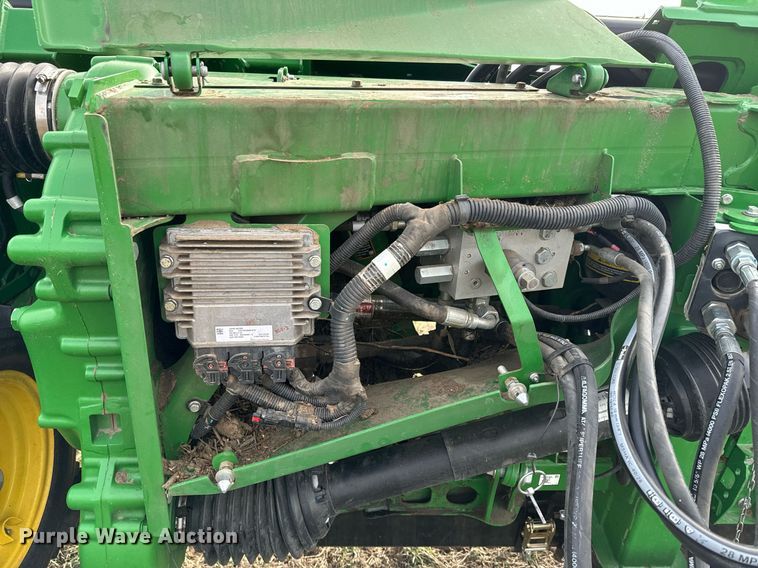 image for item DQ6718 2021 John Deere HD40R flex draper head