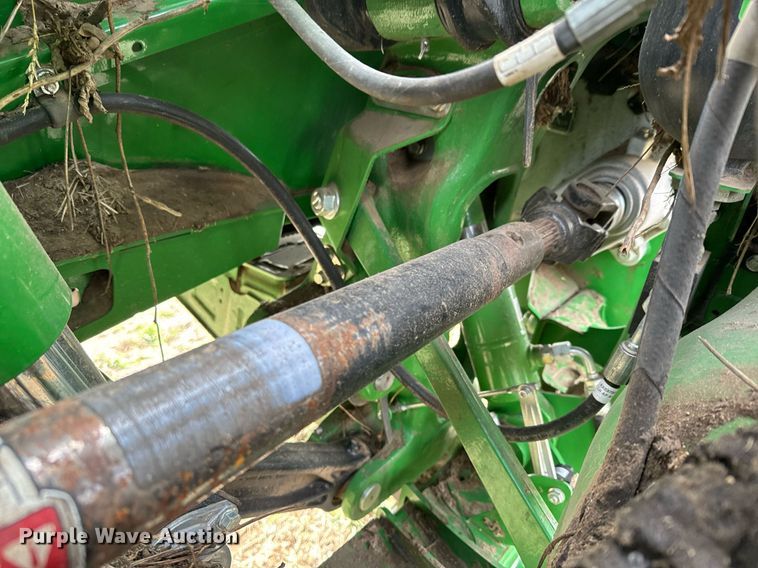 image for item DQ6718 2021 John Deere HD40R flex draper head