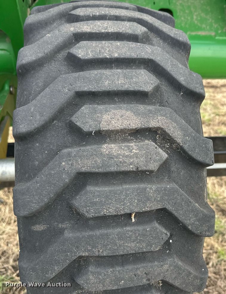 image for item DQ6718 2021 John Deere HD40R flex draper head