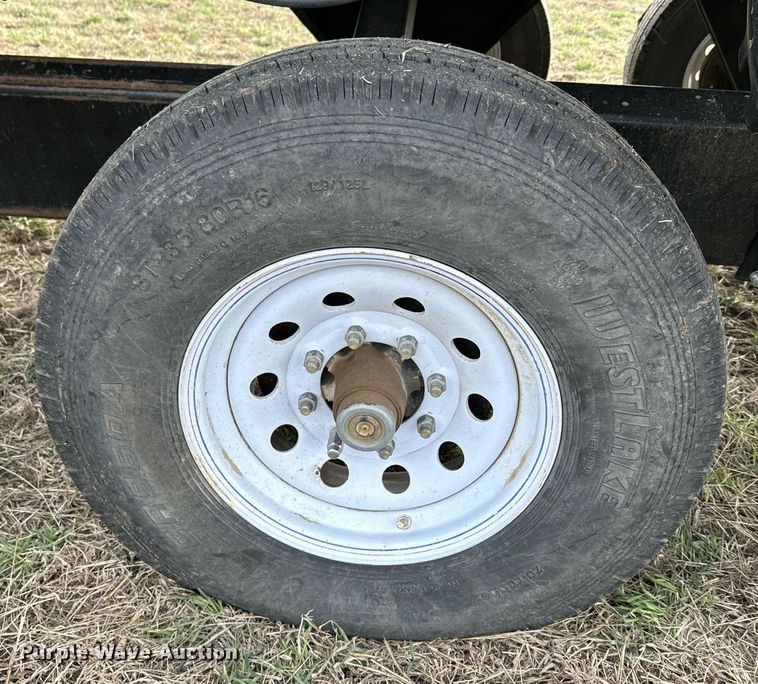 image for item DQ6718 2021 John Deere HD40R flex draper head