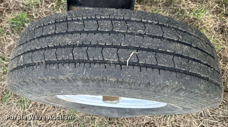 image for item DQ6718 2021 John Deere HD40R flex draper head