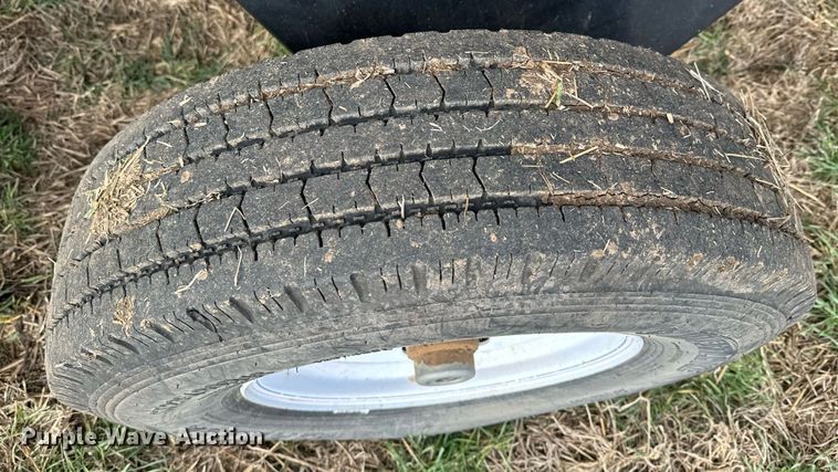 image for item DQ6718 2021 John Deere HD40R flex draper head