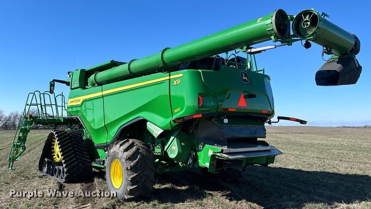 image for item DQ6723 2022 John Deere X9 1100 Signature Edition RWA combine