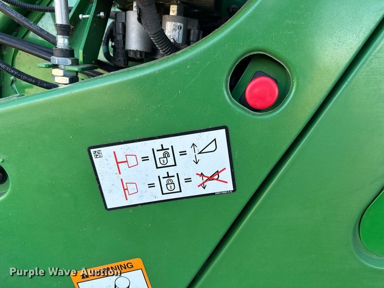 image for item DQ6723 2022 John Deere X9 1100 Signature Edition RWA combine