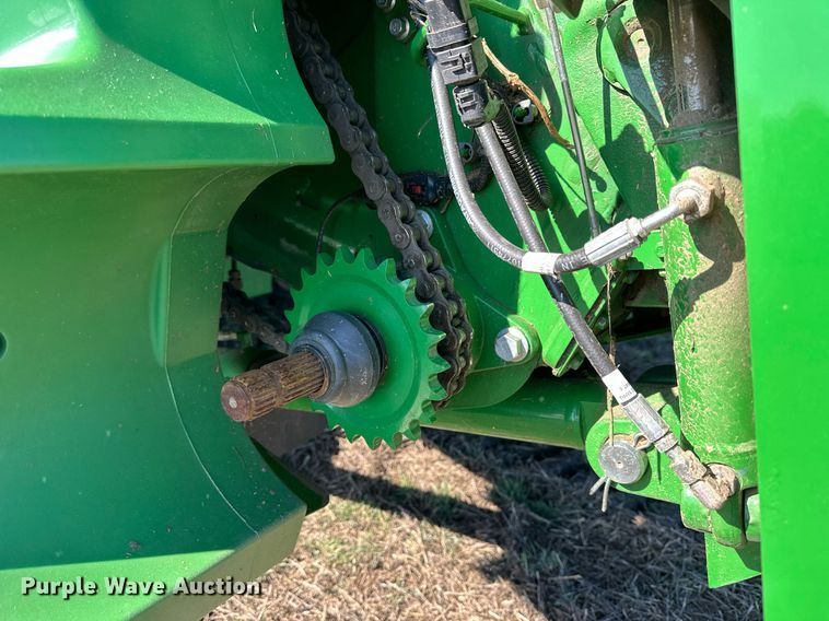 image for item DQ6723 2022 John Deere X9 1100 Signature Edition RWA combine