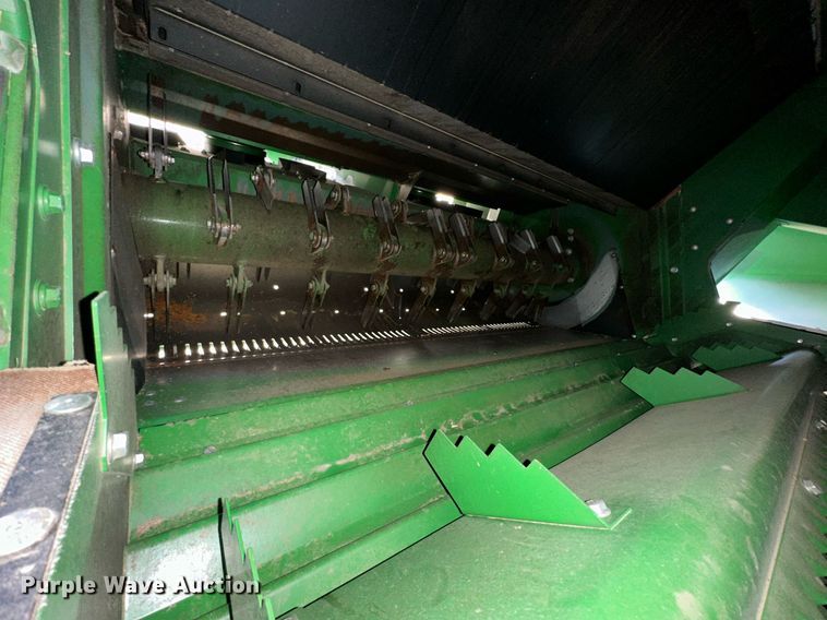 image for item DQ6723 2022 John Deere X9 1100 Signature Edition RWA combine